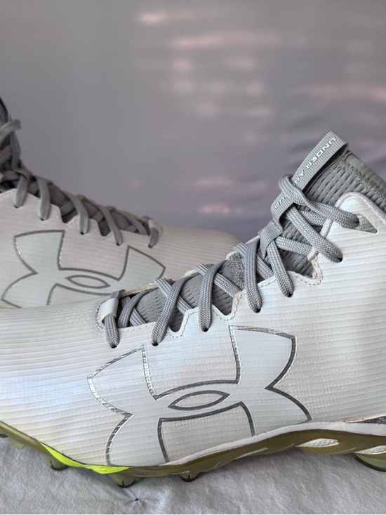 Under Armour Other - Under Armour Mens Light Gray Athletic Football Cleats with Subtle Lime Trim